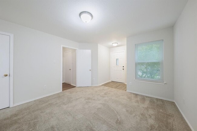 Building Photo - 2904 Crownover St