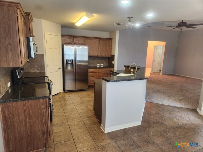 Building Photo - 5615 Fair Hill Dr