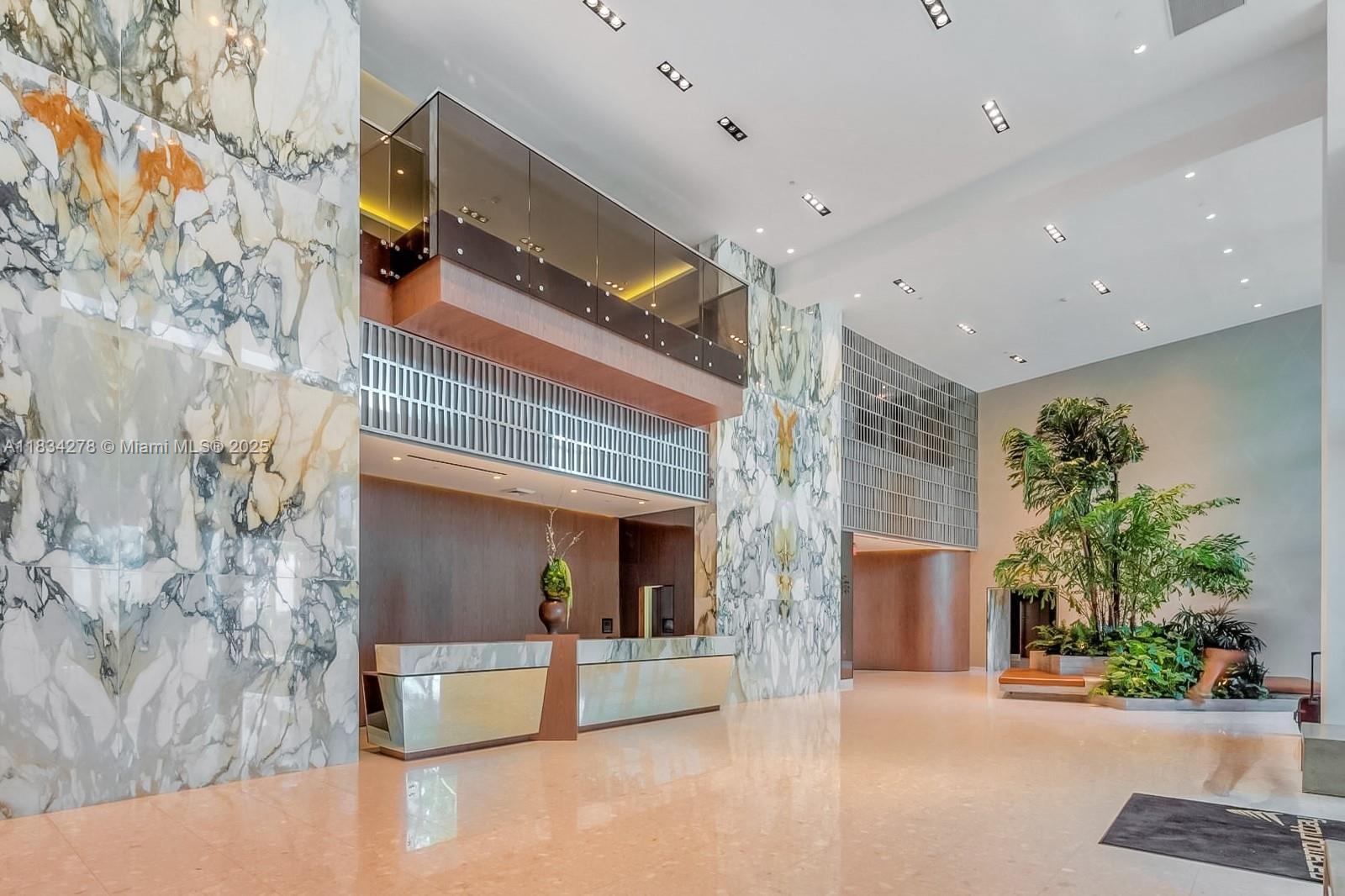Building Photo - 2020 N Bayshore Dr