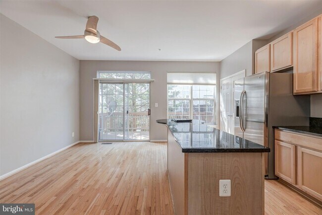 Building Photo - 5140 Donovan Dr