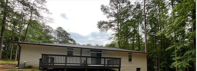 Building Photo - 5425 Herndon Blvd