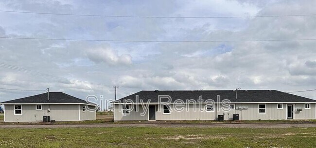 Building Photo - 11015 I-30 Frontage Rd