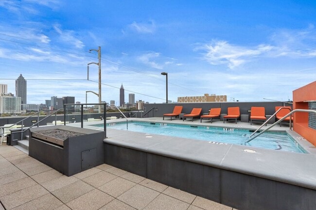 Building Photo - Awesome 1BR Loft Style Condo Overlooking Midtown!