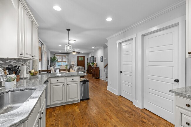 Building Photo - 2119 Wilmore Dr