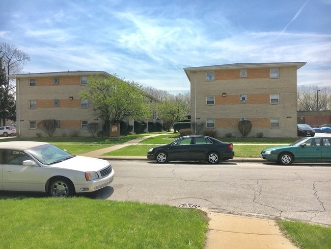 Building Photo - Maplewood Apartments