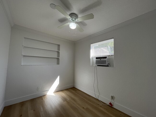 Building Photo - 6301 SW 20th St