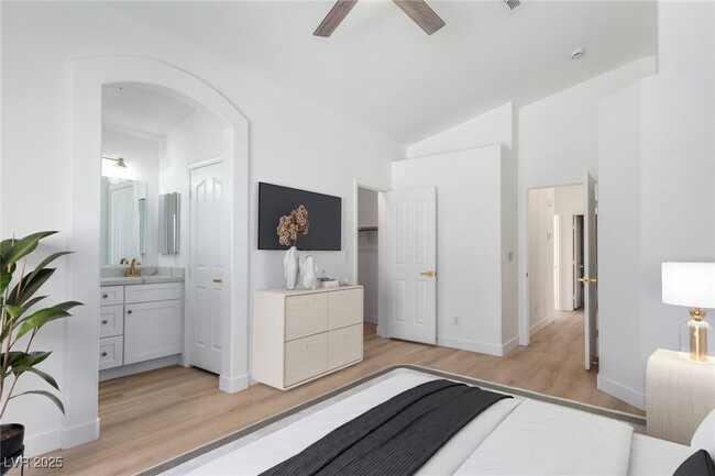 Building Photo - 10482 Clarion River Dr