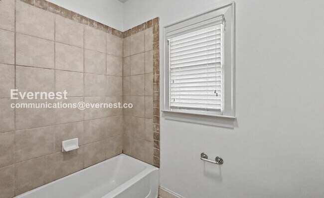 Building Photo - 2067 Ross Park Way