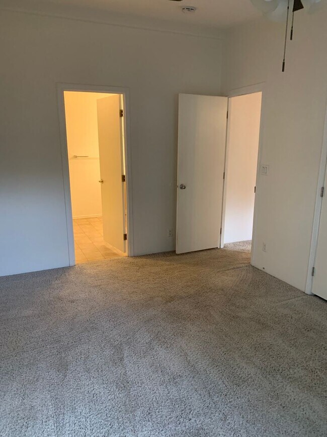 Building Photo - 2544 Coronado Ave