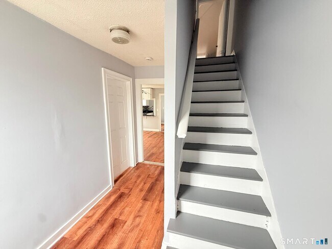 Building Photo - 240 Wood Ave