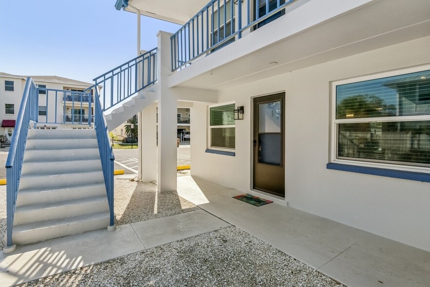 Building Photo - 2308 1st St