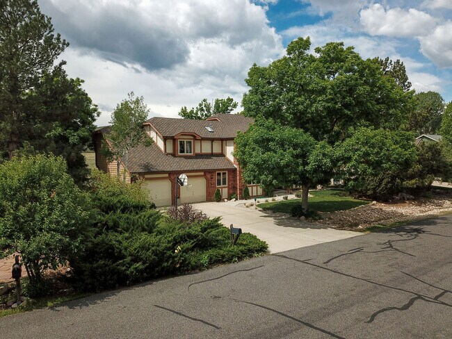 Building Photo - 2213 Grosvenor Ct