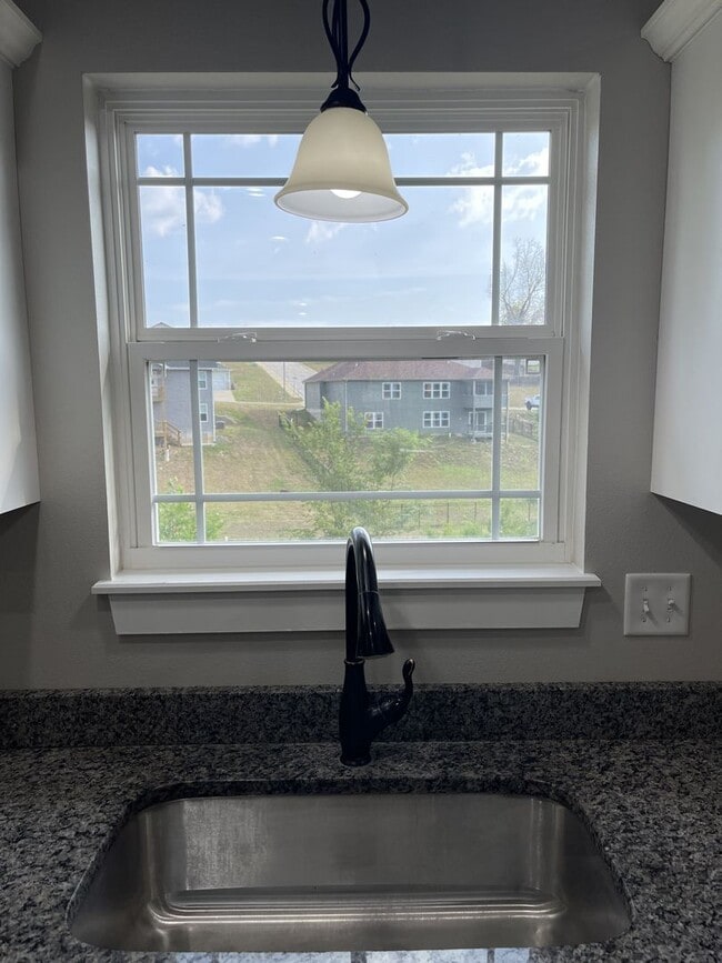 Building Photo - 108 Kennedy Ct