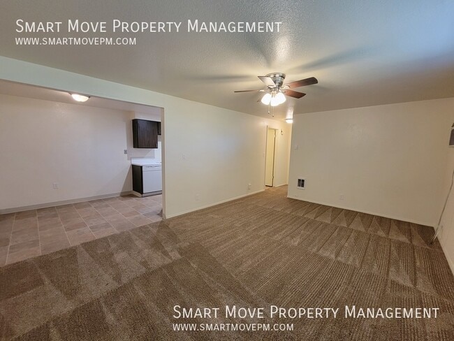 Building Photo - 2561 Targee-