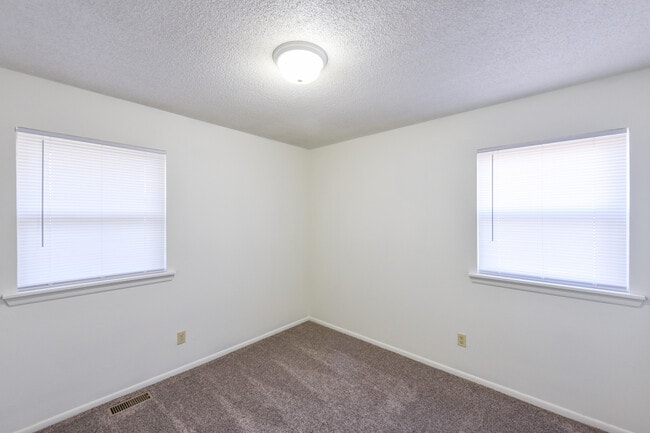 Building Photo - 700 S Roland Rd