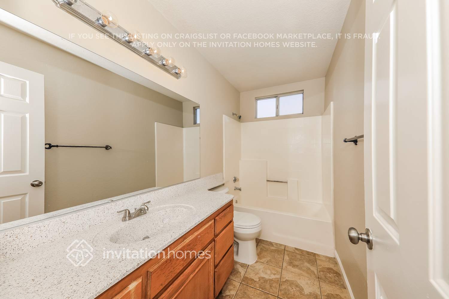 Building Photo - 2386 W Calle Celeste Dr