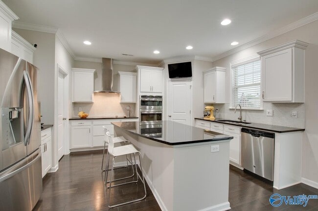 Building Photo - 15133 Lakeside Trail SW