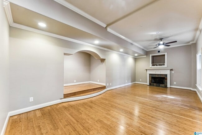 Building Photo - 2005 Lake Heather Dr