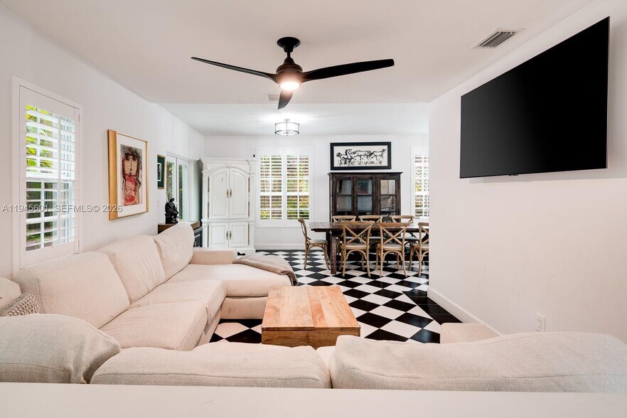 Building Photo - 2952 Peachy St