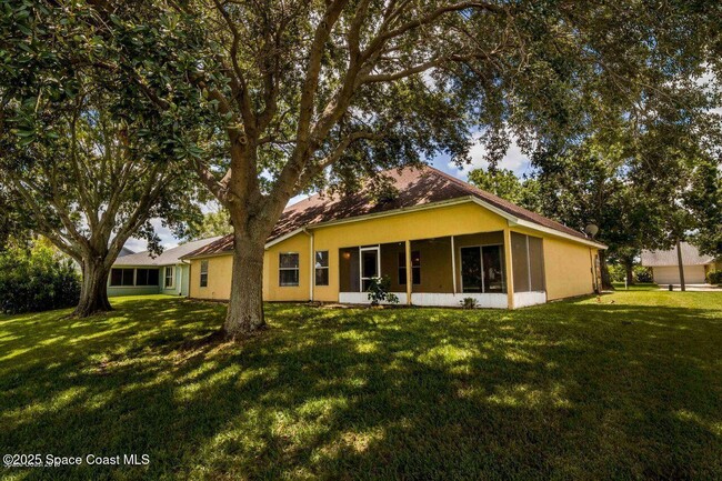 Building Photo - 2091 Lionel Dr