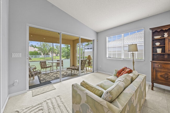 Building Photo - 12120 SW Elsinore Dr
