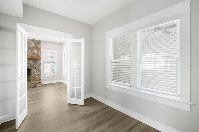 Building Photo - 1805 E Louisiana Ave