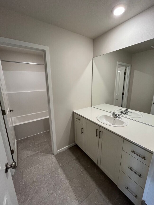 Building Photo - Brand New Construction Across from Park