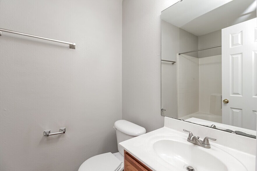 Building Photo - 7031 Coble Ave