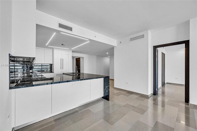 Building Photo - 88 SW 7th St