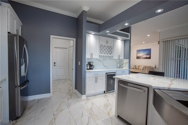 Building Photo - 2549 SW 38th St