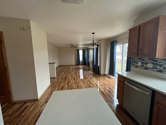 Building Photo - 2936 Deerpath Ln