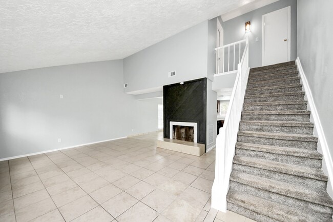 Building Photo - 16618 Lonesome Quail Dr