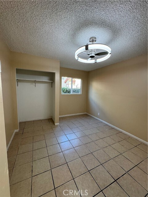 Building Photo - 921 Carob Way