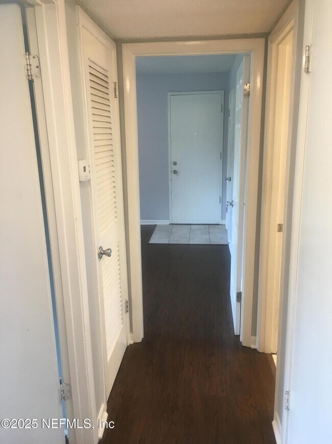 Building Photo - 3307 Mayflower St