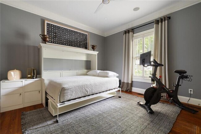 Building Photo - 28 Clay St SE