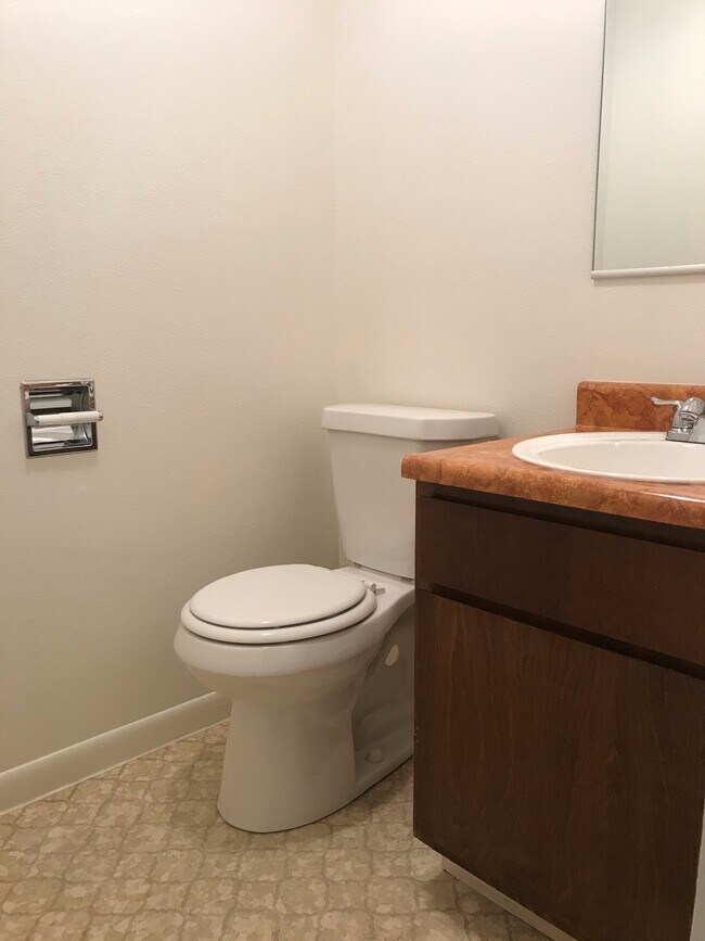 Building Photo - 2141-2128 28th Ave Ct