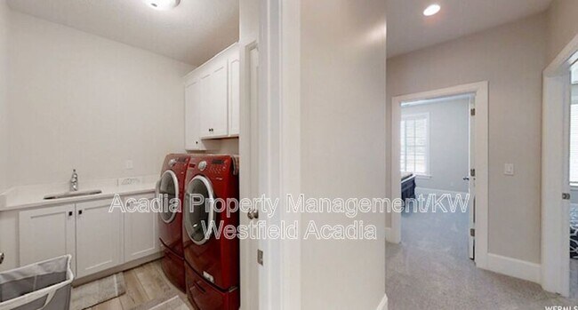 Building Photo - 3713 N 60 E