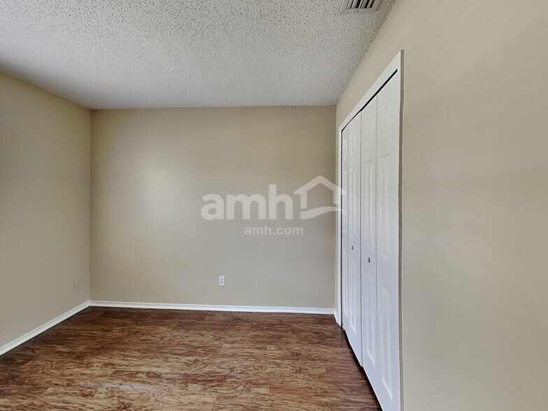 Building Photo - 12125 Buffington Ln