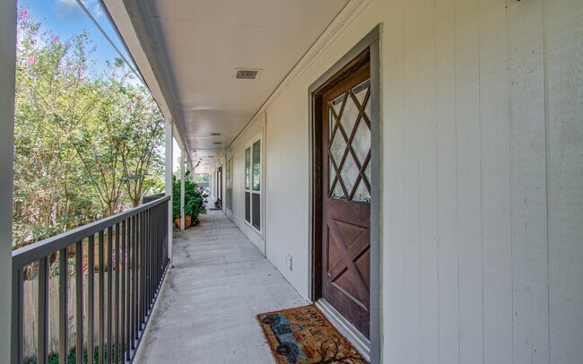 Building Photo - 12633 Memorial Dr