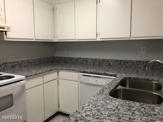 Building Photo - 3 br, 3 bath Townhome - 107 Jo Anne Cir