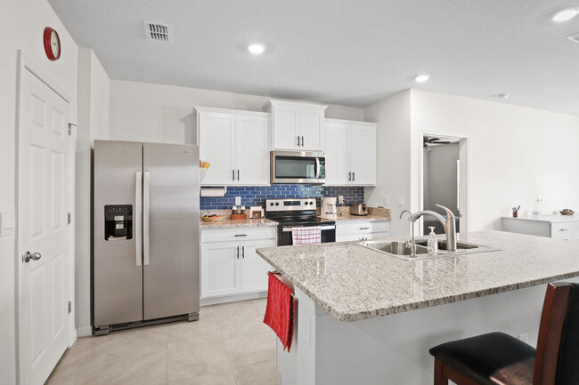 Building Photo - 922 Remington Green Dr SE
