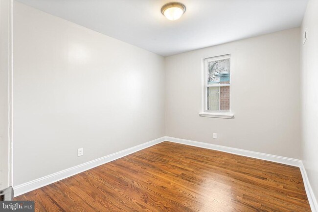 Building Photo - 518 S 56th St