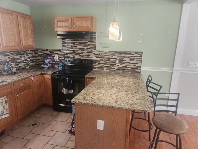 Building Photo - 105 Sanborn St