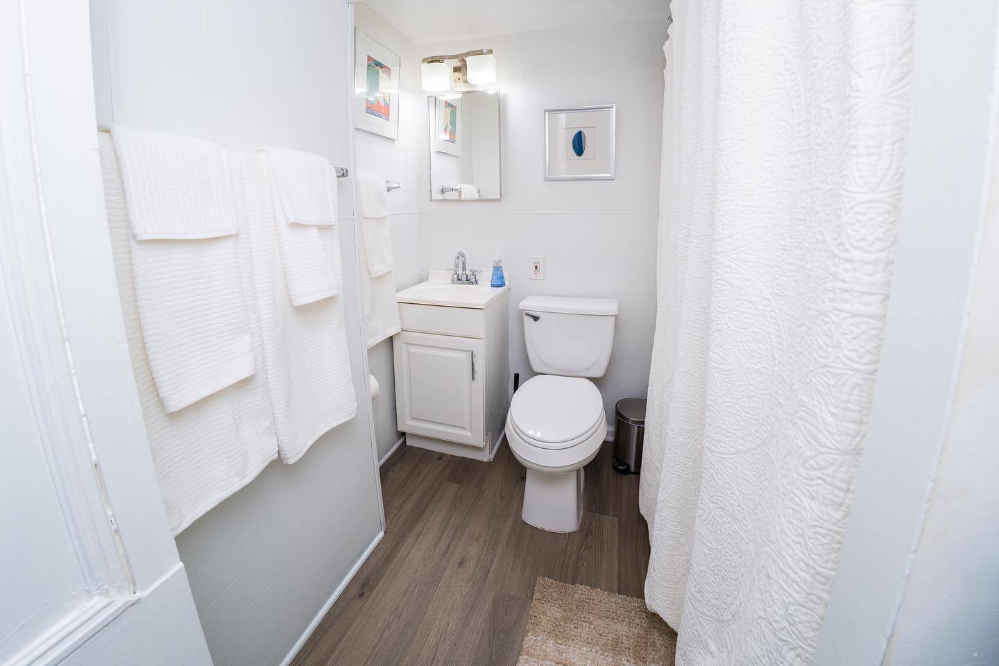 Bath - 4628 McPherson Ave