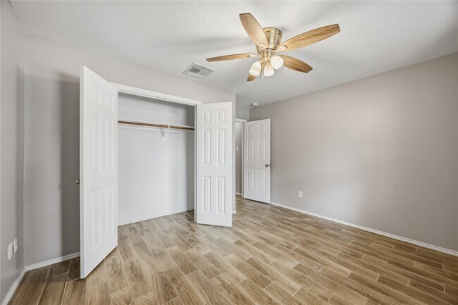 Building Photo - 2734 Trinity Glen Ln