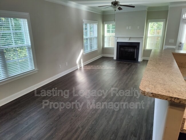 Building Photo - 851 Silver Leaf Dr