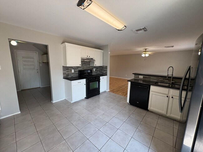 Building Photo - 7810 Maverick Trace Ln