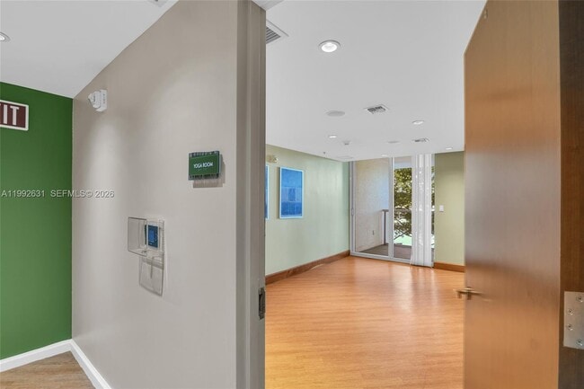 Building Photo - 2681 N Flamingo Rd