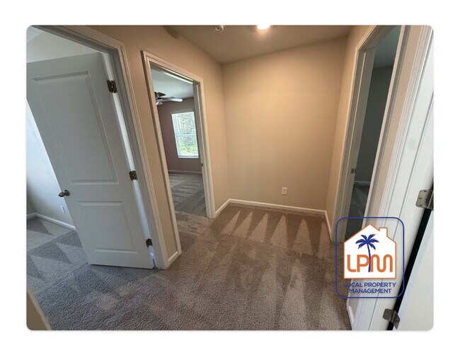 Building Photo - Beautiful and spacious 5-Bedroom Home in Convenient Okatie Location