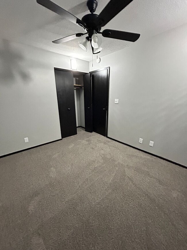 Building Photo - Unique two bedroom 1 1/2 bath with additio...